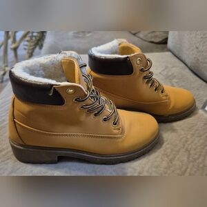 Tan Lace-Up Ankle Boots with Faux Fur Lining